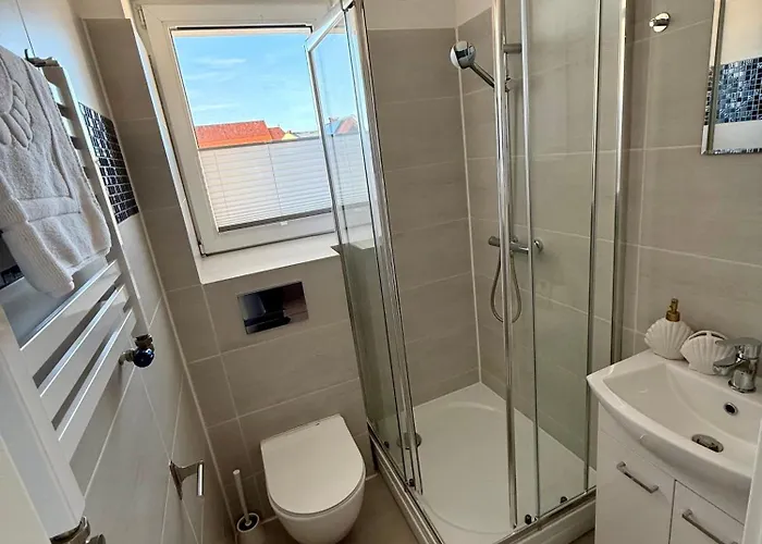 Sunny * 亚斯塔尔尼亚