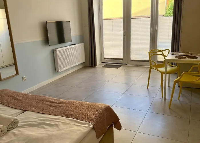 Sunny 亚斯塔尔尼亚